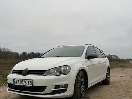 Белый Фольксваген Гольф, объемом двигателя 1.6 л и пробегом 281 тыс. км за 10499 $, фото 1 на Automoto.ua