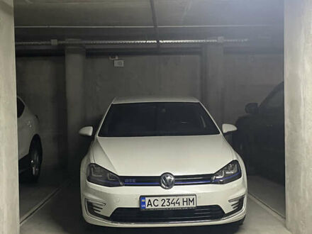 Белый Фольксваген Гольф, объемом двигателя 1.4 л и пробегом 154 тыс. км за 15000 $, фото 1 на Automoto.ua