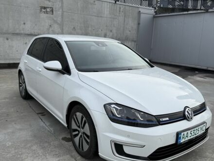 Белый Фольксваген Гольф, объемом двигателя 0 л и пробегом 103 тыс. км за 8350 $, фото 1 на Automoto.ua