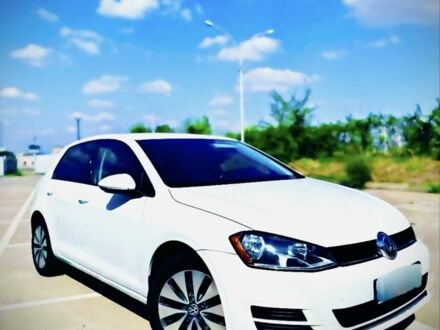 Белый Фольксваген Гольф, объемом двигателя 1.8 л и пробегом 64 тыс. км за 10700 $, фото 1 на Automoto.ua