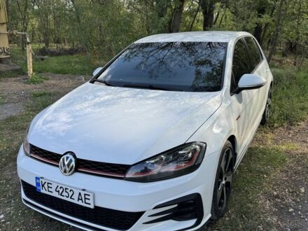 Фольксваген Гольф 2015 в Каменское - Днепродзержинск на Automoto.ua Белый Фольксваген Гольф, объемом двигателя 2 л и пробегом 137 тыс. км за 12500 $, фото 1 на Automoto.ua