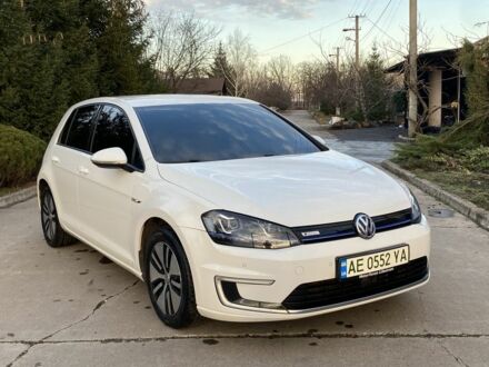 Фольксваген Гольф 2015 у Кривому Розі на Automoto.ua Білий Фольксваген Гольф, об'ємом двигуна 0 л та пробігом 180 тис. км за 8600 $, фото 1 на Automoto.ua