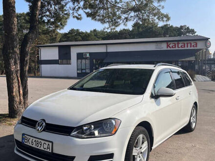 Белый Фольксваген Гольф, объемом двигателя 1.97 л и пробегом 133 тыс. км за 12500 $, фото 1 на Automoto.ua