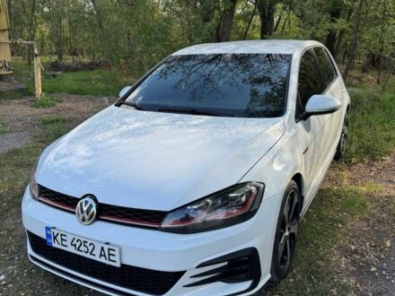 Фольксваген Гольф 2015 в Каменское - Днепродзержинск на Automoto.ua Белый Фольксваген Гольф, объемом двигателя 2 л и пробегом 136 тыс. км за 15000 $, фото 1 на Automoto.ua