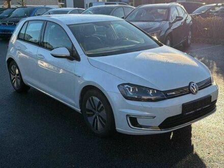 Белый Фольксваген Гольф, объемом двигателя 0 л и пробегом 126 тыс. км за 9300 $, фото 1 на Automoto.ua