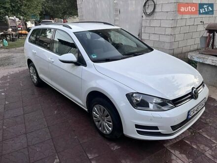 Фольксваген Гольф 2016 в Звенигородка на Automoto.ua Белый Фольксваген Гольф, объемом двигателя 1.6 л и пробегом 238 тыс. км за 10000 $, фото 1 на Automoto.ua