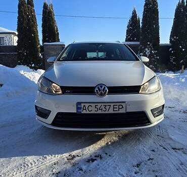 Белый Фольксваген Гольф, объемом двигателя 1.6 л и пробегом 250 тыс. км за 13768 $, фото 1 на Automoto.ua