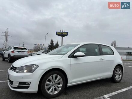 Фольксваген Гольф 2016 в Киеве на Automoto.ua Белый Фольксваген Гольф, объемом двигателя 1.6 л и пробегом 289 тыс. км за 13000 $, фото 1 на Automoto.ua