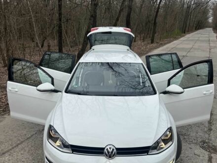 Білий Фольксваген Гольф, об'ємом двигуна 1.6 л та пробігом 275 тис. км за 10500 $, фото 1 на Automoto.ua