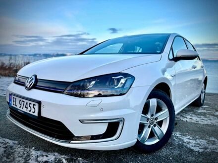 Фольксваген Гольф 2017 в Киеве на Automoto.ua Белый Фольксваген Гольф, объемом двигателя 0 л и пробегом 70 тыс. км за 5600 $, фото 1 на Automoto.ua