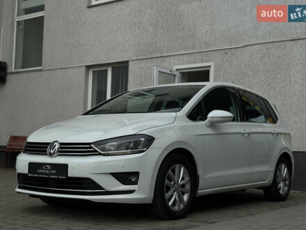 Фольксваген Гольф 2017 в Луцке на Automoto.ua Белый Фольксваген Гольф, объемом двигателя 2 л и пробегом 274 тыс. км за 14299 $, фото 1 на Automoto.ua