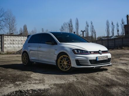 Фольксваген Гольф 2017 у Києві на Automoto.ua Білий Фольксваген Гольф, об'ємом двигуна 2 л та пробігом 39 тис. км за 16999 $, фото 1 на Automoto.ua