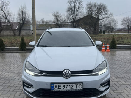 Белый Фольксваген Гольф, объемом двигателя 1.6 л и пробегом 301 тыс. км за 12900 $, фото 1 на Automoto.ua