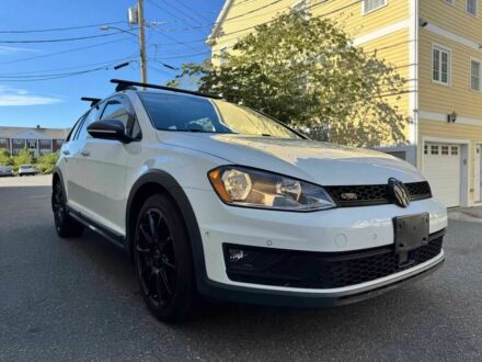 Белый Фольксваген Гольф, объемом двигателя 1.8 л и пробегом 53 тыс. км за 7500 $, фото 1 на Automoto.ua