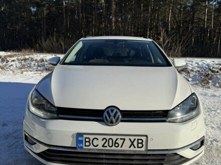 Белый Фольксваген Гольф, объемом двигателя 1.6 л и пробегом 250 тыс. км за 12999 $, фото 1 на Automoto.ua