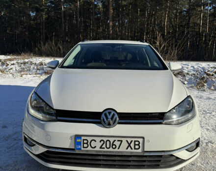 Белый Фольксваген Гольф, объемом двигателя 1.6 л и пробегом 250 тыс. км за 12999 $, фото 1 на Automoto.ua