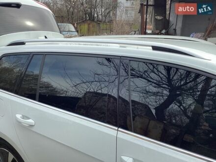 Белый Фольксваген Гольф, объемом двигателя 2 л и пробегом 207 тыс. км за 13500 $, фото 1 на Automoto.ua