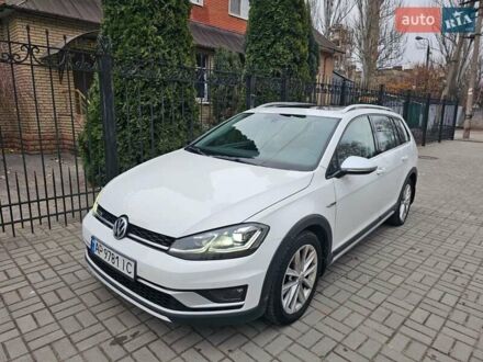 Фольксваген Гольф 2017 в Запорожье на Automoto.ua Белый Фольксваген Гольф, объемом двигателя 1.8 л и пробегом 106 тыс. км за 12200 $, фото 1 на Automoto.ua