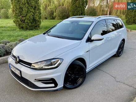 Фольксваген Гольф 2017 в Умани на Automoto.ua Белый Фольксваген Гольф, объемом двигателя 1.6 л и пробегом 233 тыс. км за 13599 $, фото 1 на Automoto.ua