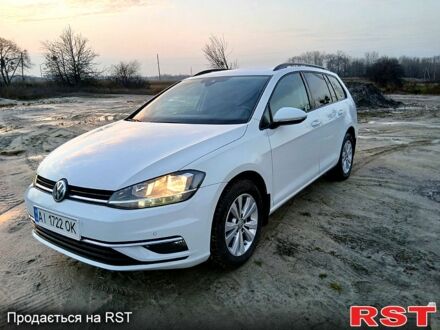 Белый Фольксваген Гольф, объемом двигателя 1.6 л и пробегом 19300 тыс. км за 11900 $, фото 1 на Automoto.ua
