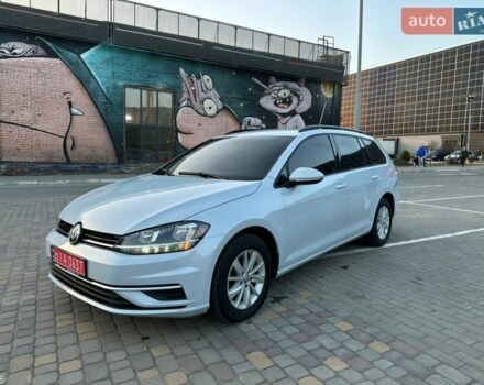 Белый Фольксваген Гольф, объемом двигателя 1.8 л и пробегом 142 тыс. км за 10500 $, фото 1 на Automoto.ua