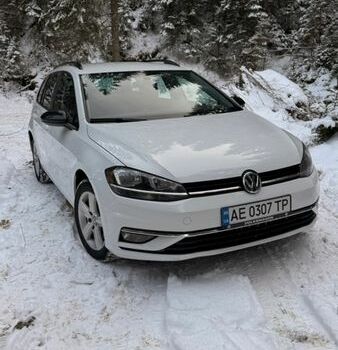 Белый Фольксваген Гольф, объемом двигателя 1.8 л и пробегом 168 тыс. км за 14999 $, фото 1 на Automoto.ua
