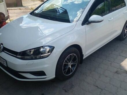 Фольксваген Гольф 2018 у Херсоні на Automoto.ua Білий Фольксваген Гольф, об'ємом двигуна 1 л та пробігом 30 тис. км за 14200 $, фото 1 на Automoto.ua