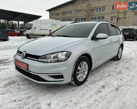 Белый Фольксваген Гольф, объемом двигателя 1.8 л и пробегом 142 тыс. км за 11500 $, фото 1 на Automoto.ua