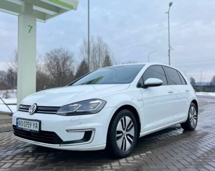 Белый Фольксваген Гольф, объемом двигателя 0 л и пробегом 150 тыс. км за 13000 $, фото 1 на Automoto.ua