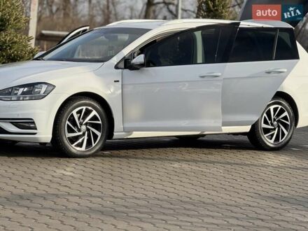 Белый Фольксваген Гольф, объемом двигателя 1.6 л и пробегом 222 тыс. км за 13500 $, фото 1 на Automoto.ua
