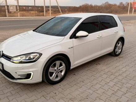 Белый Фольксваген Гольф, объемом двигателя 0 л и пробегом 98 тыс. км за 15200 $, фото 1 на Automoto.ua
