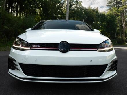Фольксваген Гольф 2019 у Софіївська Борщагівка на Automoto.ua Білий Фольксваген Гольф, об'ємом двигуна 2 л та пробігом 62 тис. км за 15499 $, фото 1 на Automoto.ua