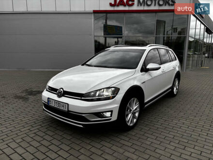 Фольксваген Гольф 2019 в Полтаве на Automoto.ua Белый Фольксваген Гольф, объемом двигателя 1.8 л и пробегом 24 тыс. км за 17000 $, фото 1 на Automoto.ua