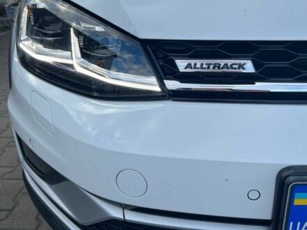 Белый Фольксваген Гольф, объемом двигателя 2 л и пробегом 227 тыс. км за 19700 $, фото 1 на Automoto.ua