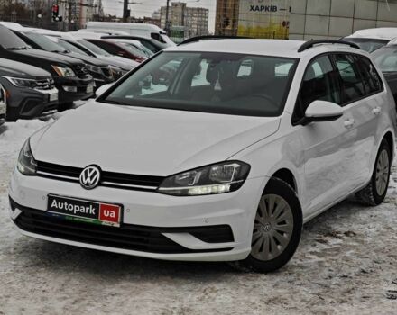 Белый Фольксваген Гольф, объемом двигателя 1.6 л и пробегом 243 тыс. км за 9000 $, фото 1 на Automoto.ua