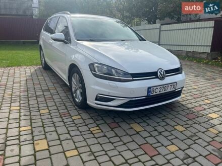 Белый Фольксваген Гольф, объемом двигателя 1.6 л и пробегом 185 тыс. км за 14000 $, фото 1 на Automoto.ua
