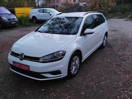 Фольксваген Гольф 2019 в Шполе на Automoto.ua Белый Фольксваген Гольф, объемом двигателя 1.6 л и пробегом 290 тыс. км за 11200 $, фото 1 на Automoto.ua