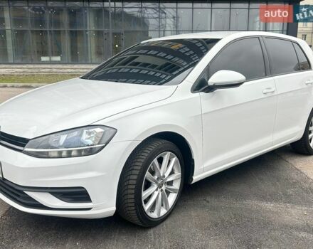 Белый Фольксваген Гольф, объемом двигателя 1.4 л и пробегом 95 тыс. км за 14999 $, фото 1 на Automoto.ua