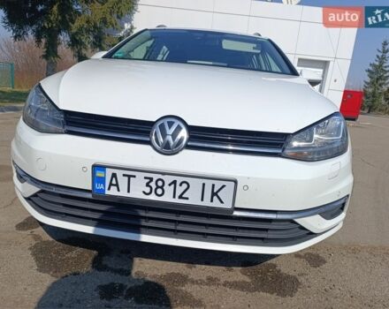 Белый Фольксваген Гольф, объемом двигателя 1.6 л и пробегом 216 тыс. км за 13550 $, фото 1 на Automoto.ua