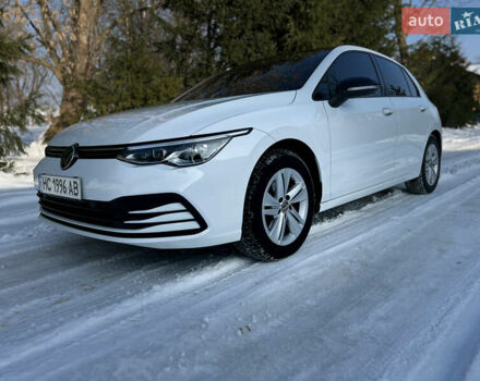 Белый Фольксваген Гольф, объемом двигателя 2 л и пробегом 124 тыс. км за 27499 $, фото 1 на Automoto.ua