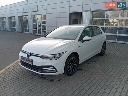 Фольксваген Гольф 2023 в Киеве на Automoto.ua Белый Фольксваген Гольф, объемом двигателя 1.4 л и пробегом 14 тыс. км за 27000 $, фото 1 на Automoto.ua