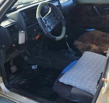 Бежевый Фольксваген Гольф, объемом двигателя 1.59 л и пробегом 100 тыс. км за 1100 $, фото 7 на Automoto.ua