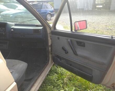 Бежевый Фольксваген Гольф, объемом двигателя 1.9 л и пробегом 300 тыс. км за 836 $, фото 3 на Automoto.ua