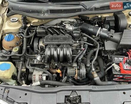 Бежевый Фольксваген Гольф, объемом двигателя 1.6 л и пробегом 292 тыс. км за 2950 $, фото 17 на Automoto.ua