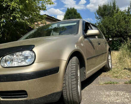 Бежевый Фольксваген Гольф, объемом двигателя 1.39 л и пробегом 238 тыс. км за 3800 $, фото 2 на Automoto.ua