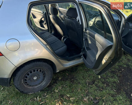 Бежевый Фольксваген Гольф, объемом двигателя 1.39 л и пробегом 251 тыс. км за 3900 $, фото 7 на Automoto.ua