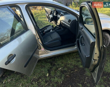 Бежевый Фольксваген Гольф, объемом двигателя 1.39 л и пробегом 251 тыс. км за 3900 $, фото 6 на Automoto.ua