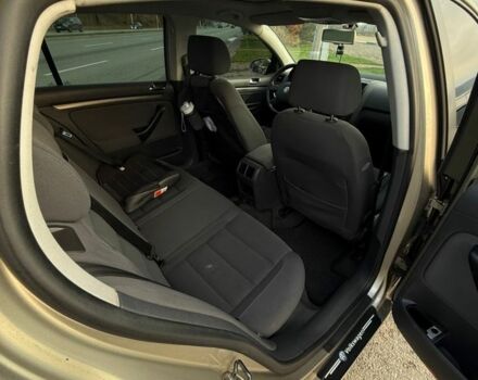 Бежевый Фольксваген Гольф, объемом двигателя 1.6 л и пробегом 230 тыс. км за 5700 $, фото 12 на Automoto.ua