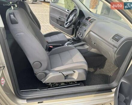 Бежевий Фольксваген Гольф, об'ємом двигуна 1.6 л та пробігом 169 тис. км за 6500 $, фото 13 на Automoto.ua