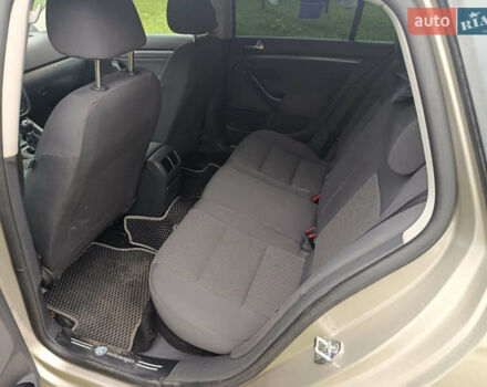 Бежевый Фольксваген Гольф, объемом двигателя 1.6 л и пробегом 210 тыс. км за 4999 $, фото 26 на Automoto.ua